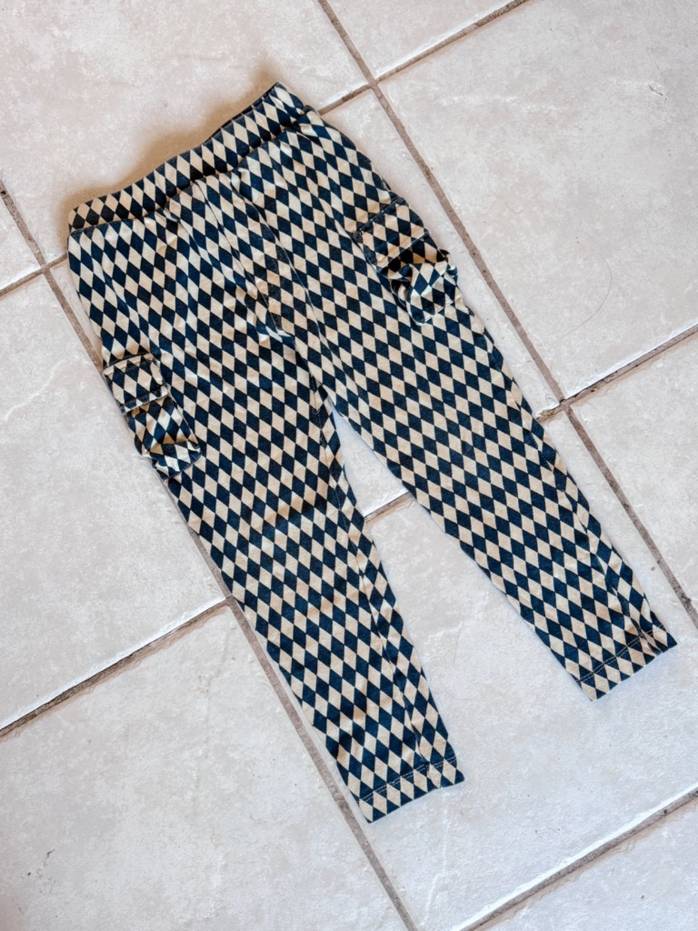 Kate Quinn • Pants